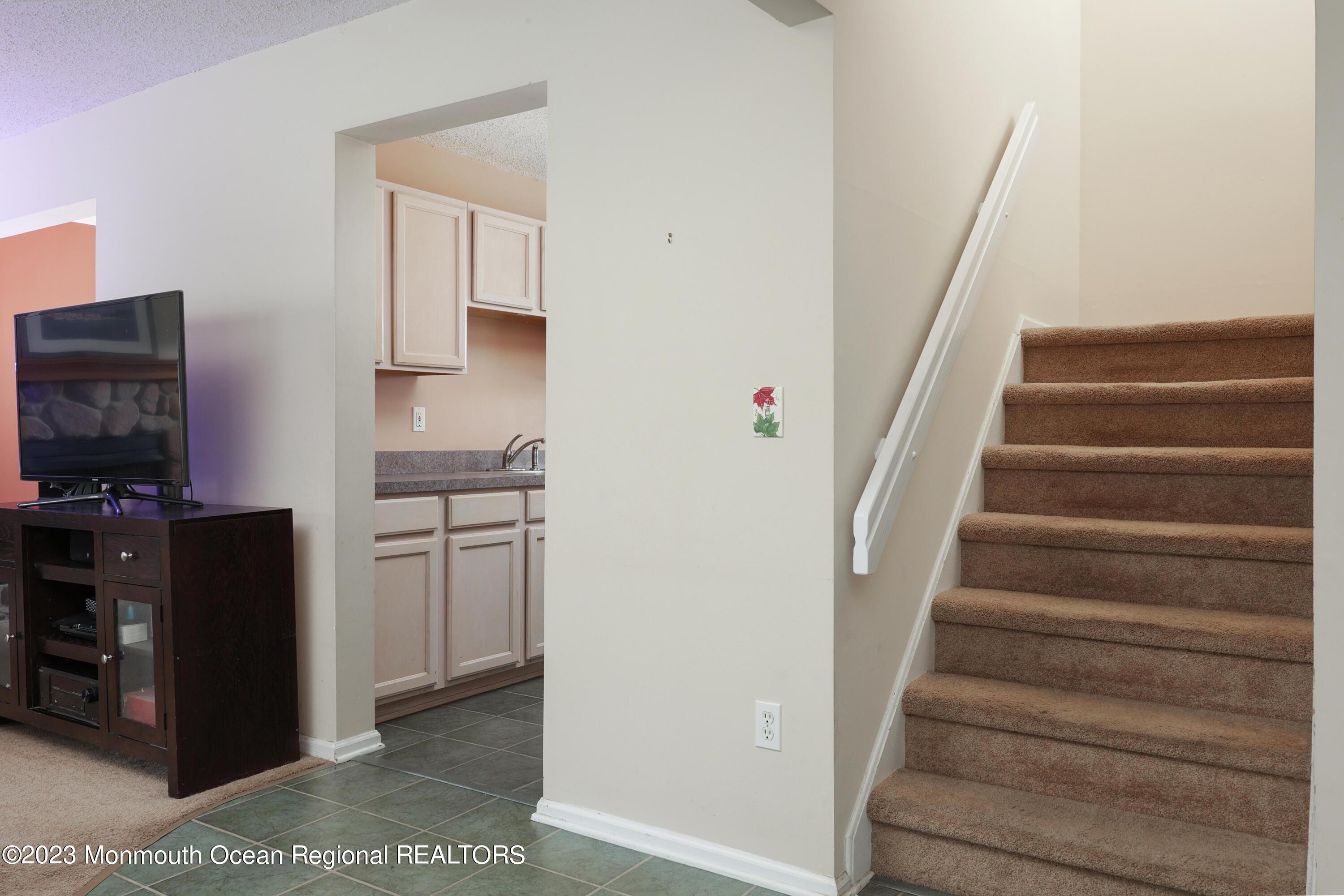 15 Bryce Canyon Road Howell, NJ 07731 - Photo 10 of 25 758A5472