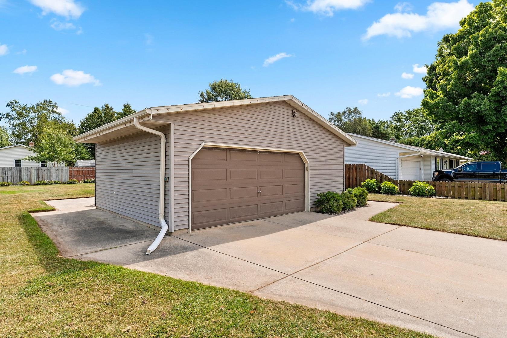487 Superior Road Green Bay, WI 54311 - Photo 33 of 50 Gallery Image 33