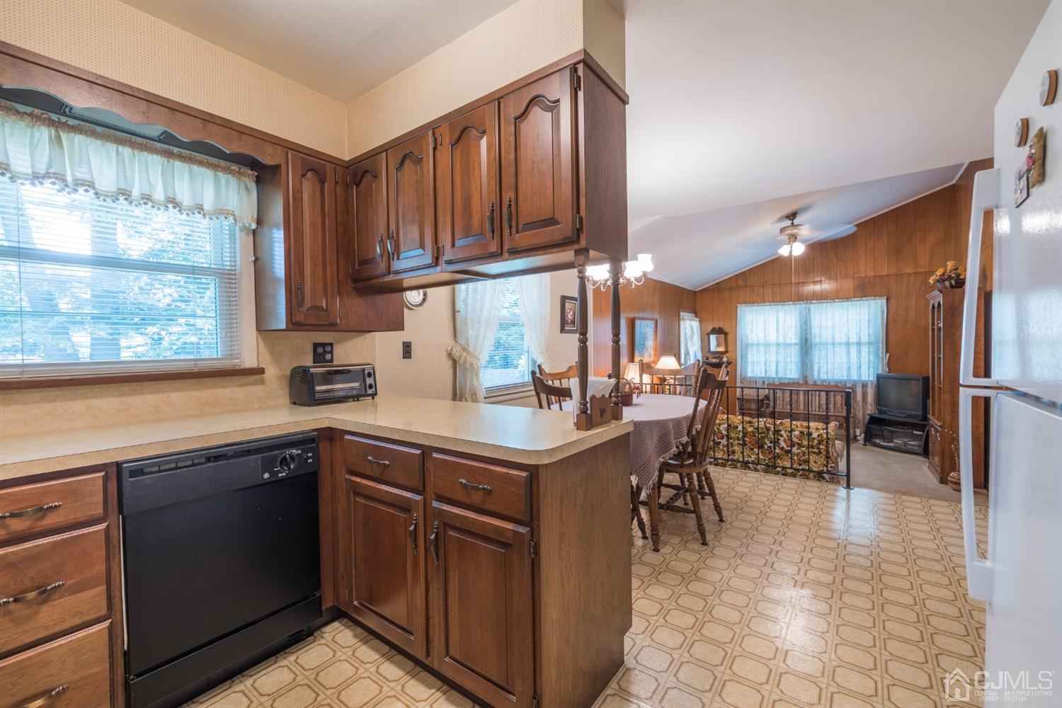 105 Stony Road Edison, NJ 08817 - Photo 8 of 19