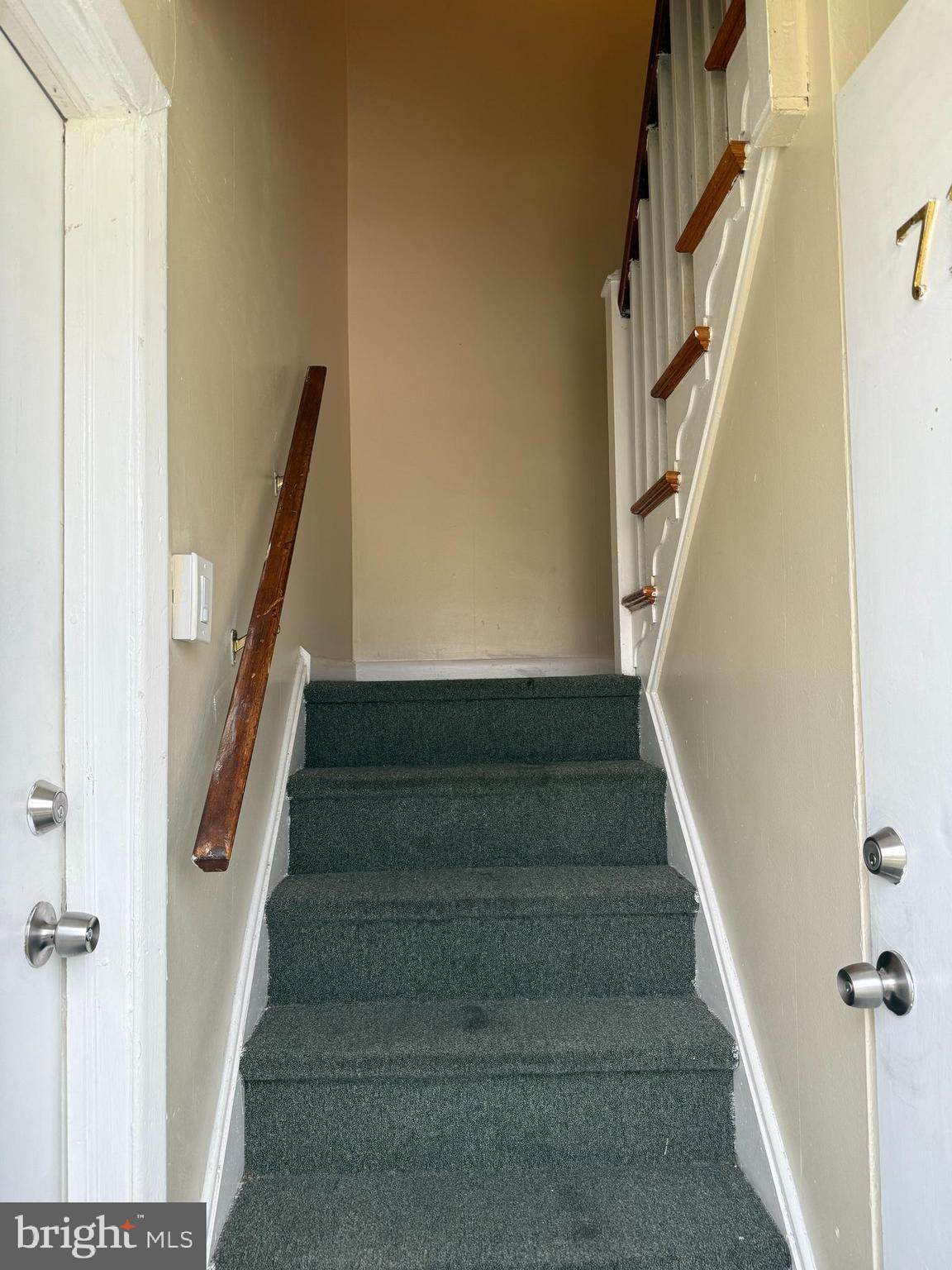 7122 7122-2nd Road Upper Darby, PA 19082 - Photo 2 of 12 a view of entryway