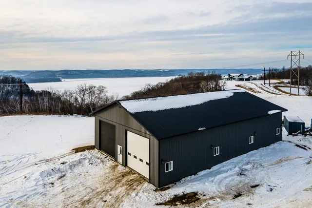 $325,000 | N123 Eckert Lane, Genoa, WI 54632