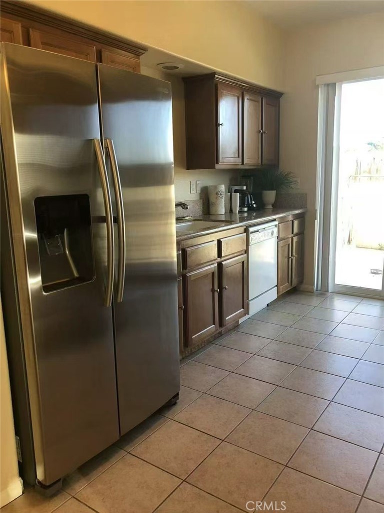 178 West Paramount Street Azusa, CA 91702 - Photo 4 of 9