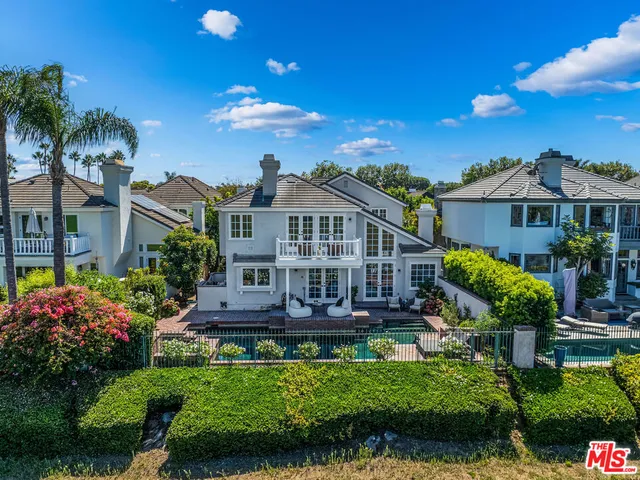$3,795,000 | 19382 Woodlands Drive, Huntington Beach, CA 92648