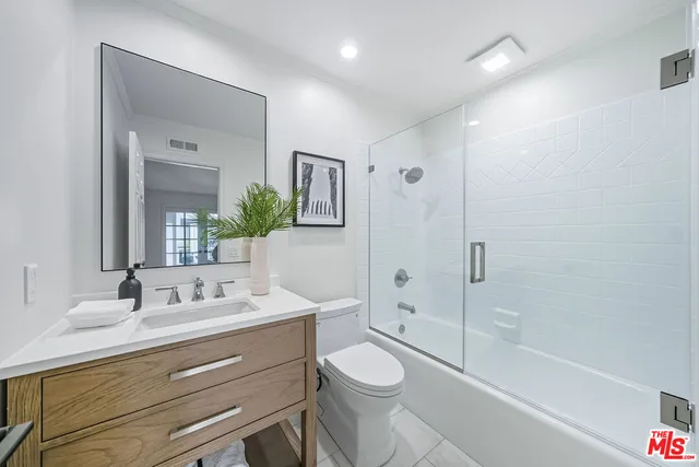 $3,795,000 | 19382 Woodlands Drive, Huntington Beach, CA 92648