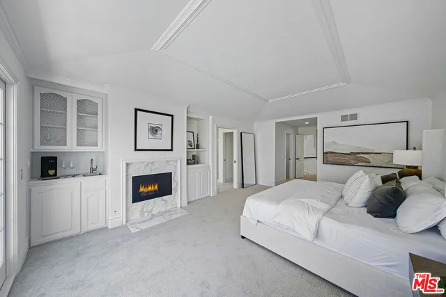 $3,795,000 | 19382 Woodlands Drive, Huntington Beach, CA 92648