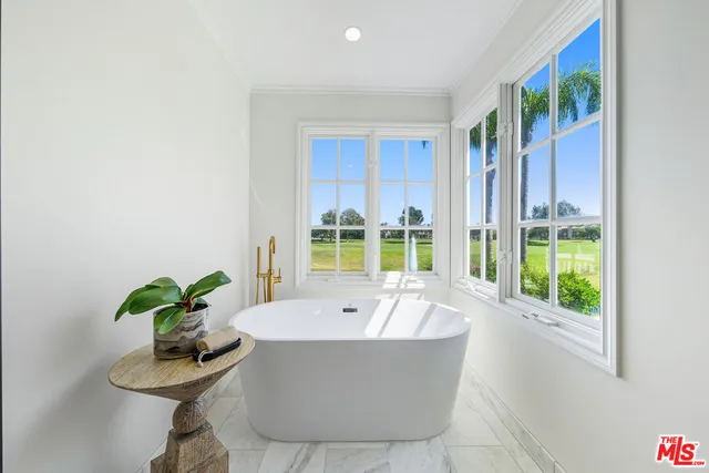 $3,795,000 | 19382 Woodlands Drive, Huntington Beach, CA 92648