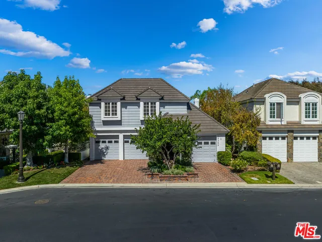 $3,795,000 | 19382 Woodlands Drive, Huntington Beach, CA 92648
