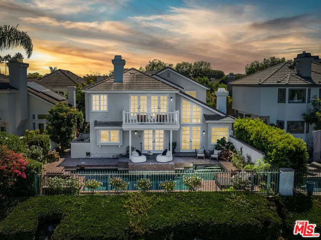 $3,795,000 | 19382 Woodlands Drive, Huntington Beach, CA 92648