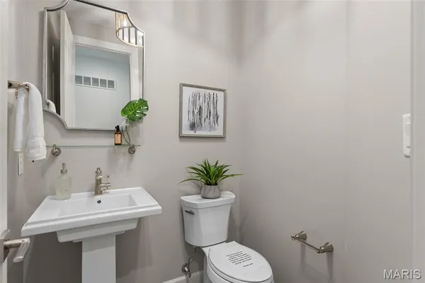 $999,900 | 1 Tbb Nantucket @ Sulphur Spring, Manchester, MO 63021