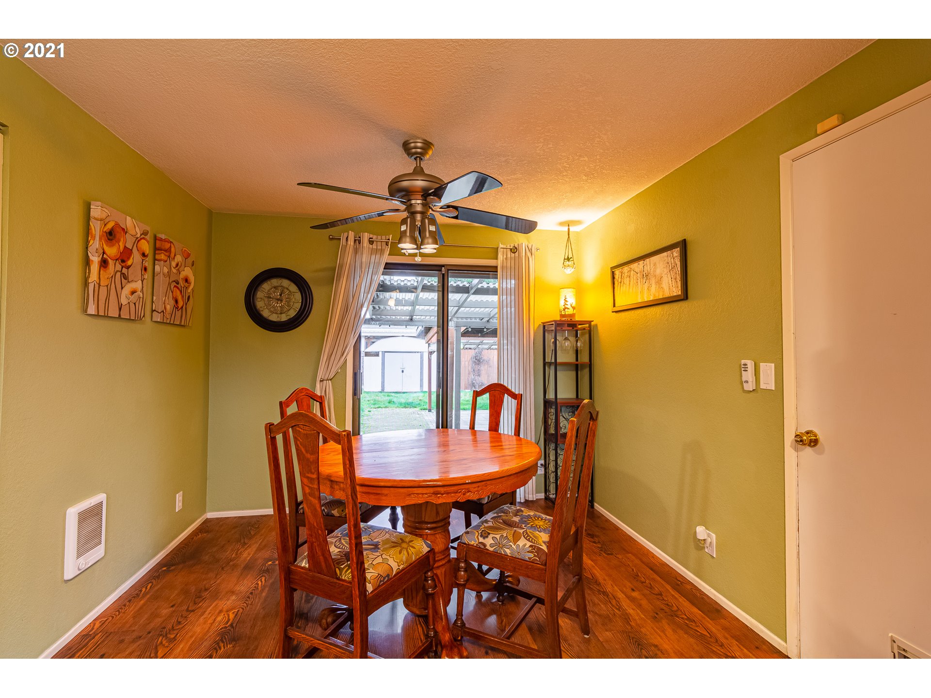 3748 South E Street Springfield, OR 97478 - Photo 12 of 25