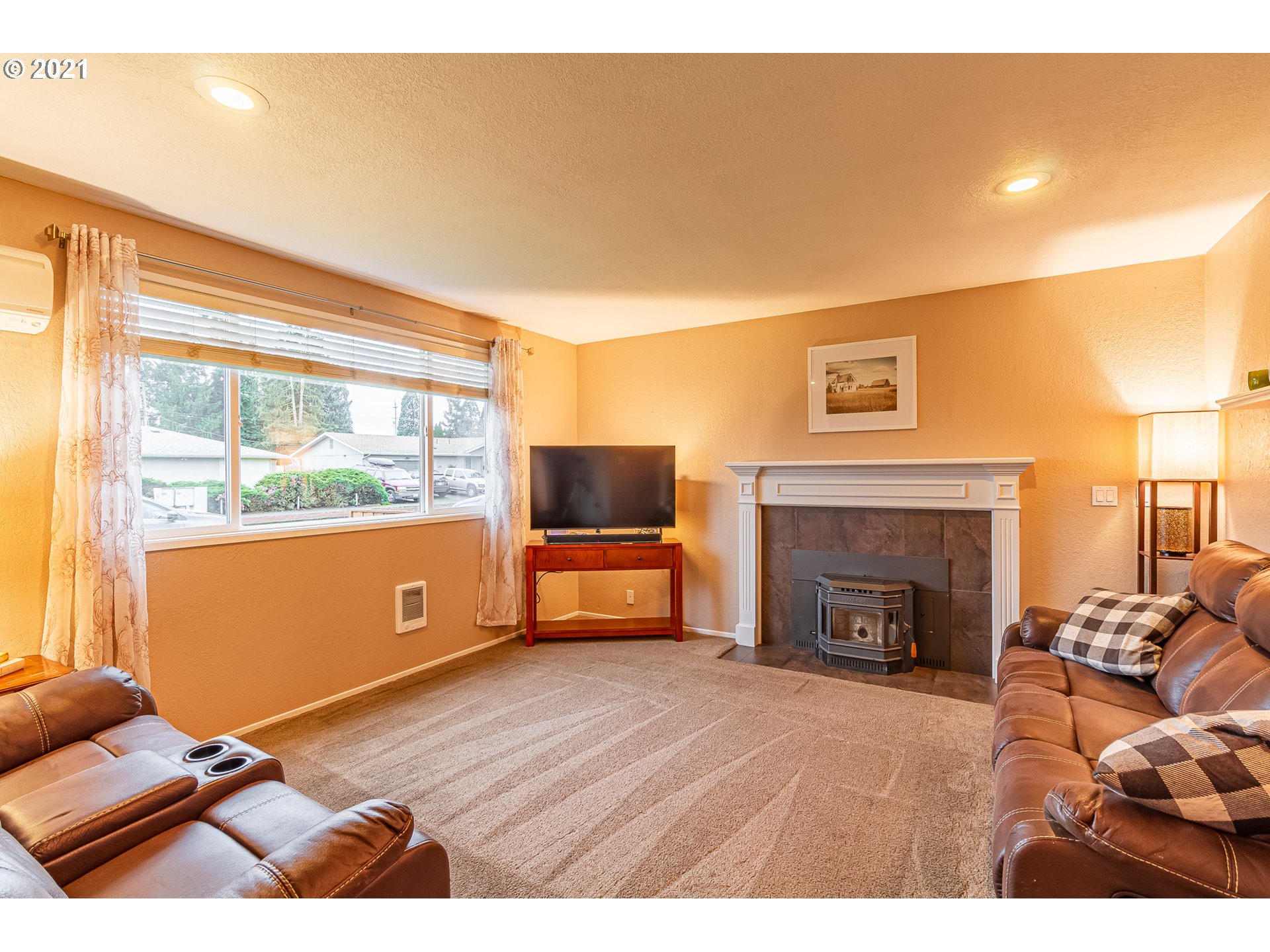 3748 South E Street Springfield, OR 97478 - Photo 7 of 25