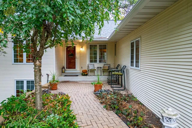 $364,900 | 2209 Gainsboro Avenue, Lake Summerset, IL 61019