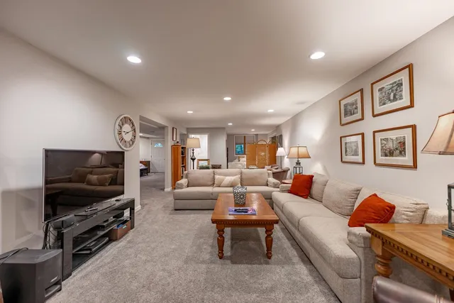 $364,900 | 2209 Gainsboro Avenue, Lake Summerset, IL 61019