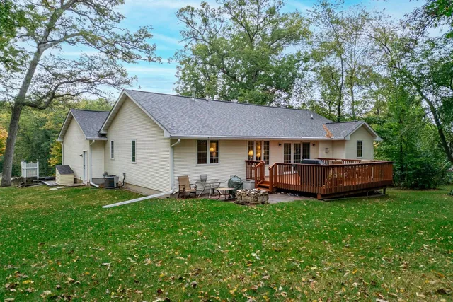 $364,900 | 2209 Gainsboro Avenue, Lake Summerset, IL 61019