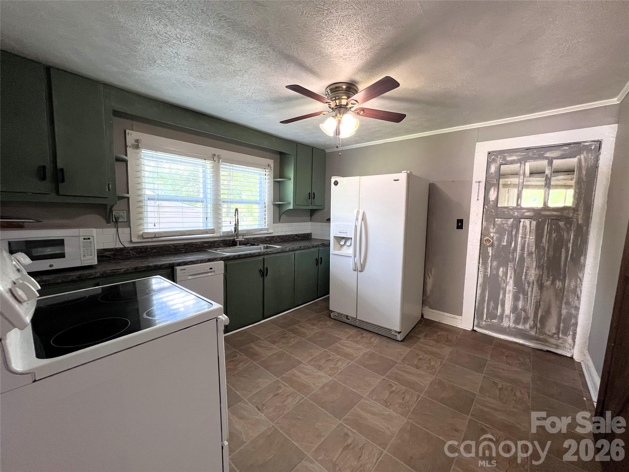 409 South Maple Street Dallas, NC 28034 - Photo 11 of 22