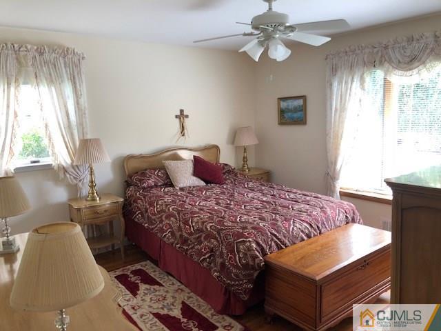 17 Brox Road Edison, NJ 08817 - Photo 6 of 11 a bedroom with a bed and window