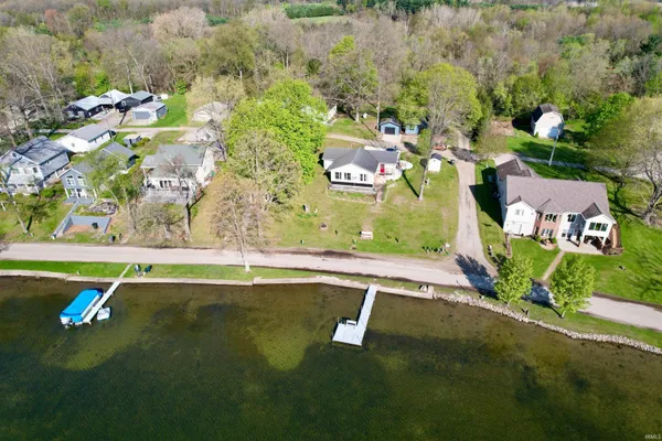 $359,000 | 11585 East 600 North, Orland, IN 46776