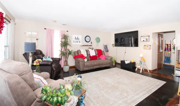 $359,000 | 11585 East 600 North, Orland, IN 46776