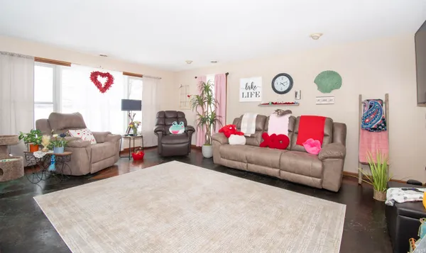 $359,000 | 11585 East 600 North, Orland, IN 46776