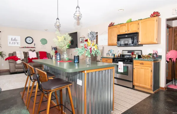 $359,000 | 11585 East 600 North, Orland, IN 46776