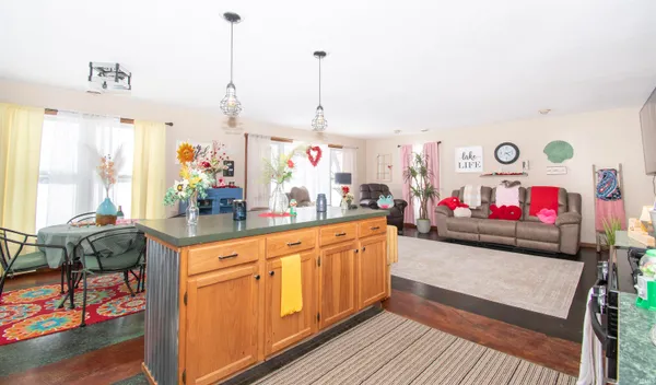 $359,000 | 11585 East 600 North, Orland, IN 46776