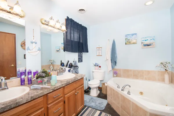 $359,000 | 11585 East 600 North, Orland, IN 46776