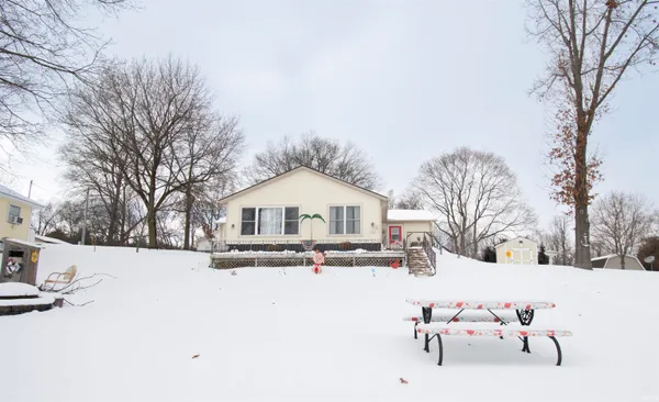 $359,000 | 11585 East 600 North, Orland, IN 46776