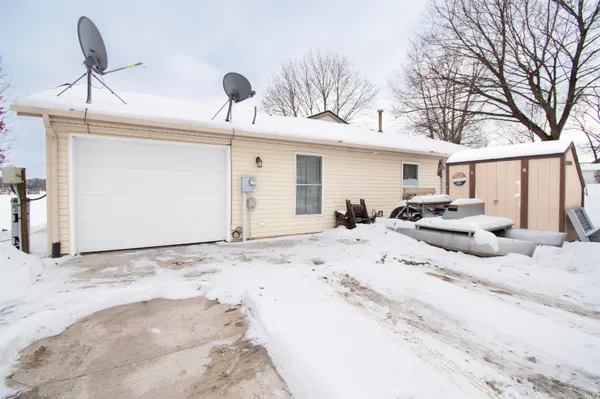 $359,000 | 11585 East 600 North, Orland, IN 46776