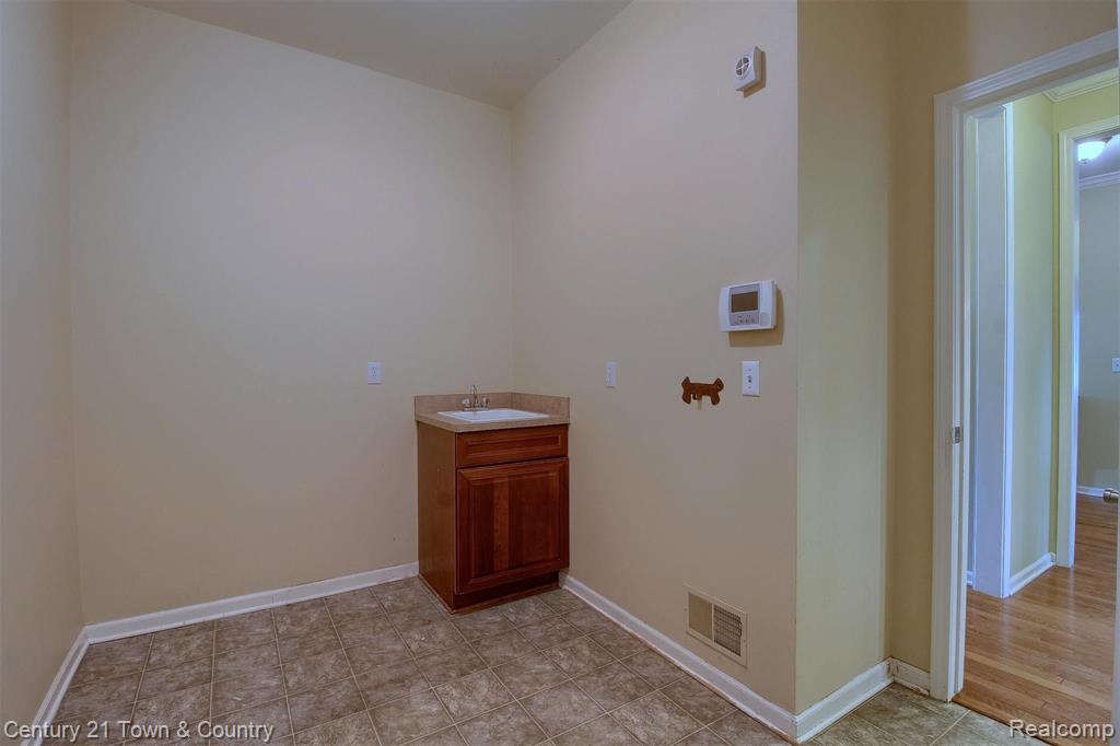 4210 Derry Court Rochester, MI 48306 - Photo 32 of 65