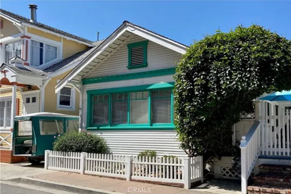 $1,050,000 | 335 Clemente Avenue, Avalon, CA 90704