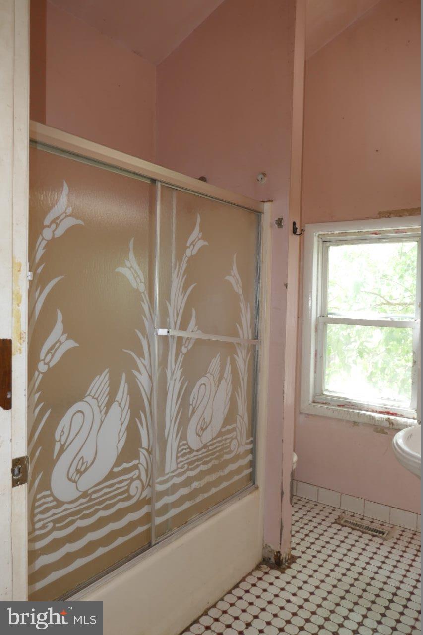 2811 Frederick Avenue Baltimore, MD 21223 - Photo 18 of 33