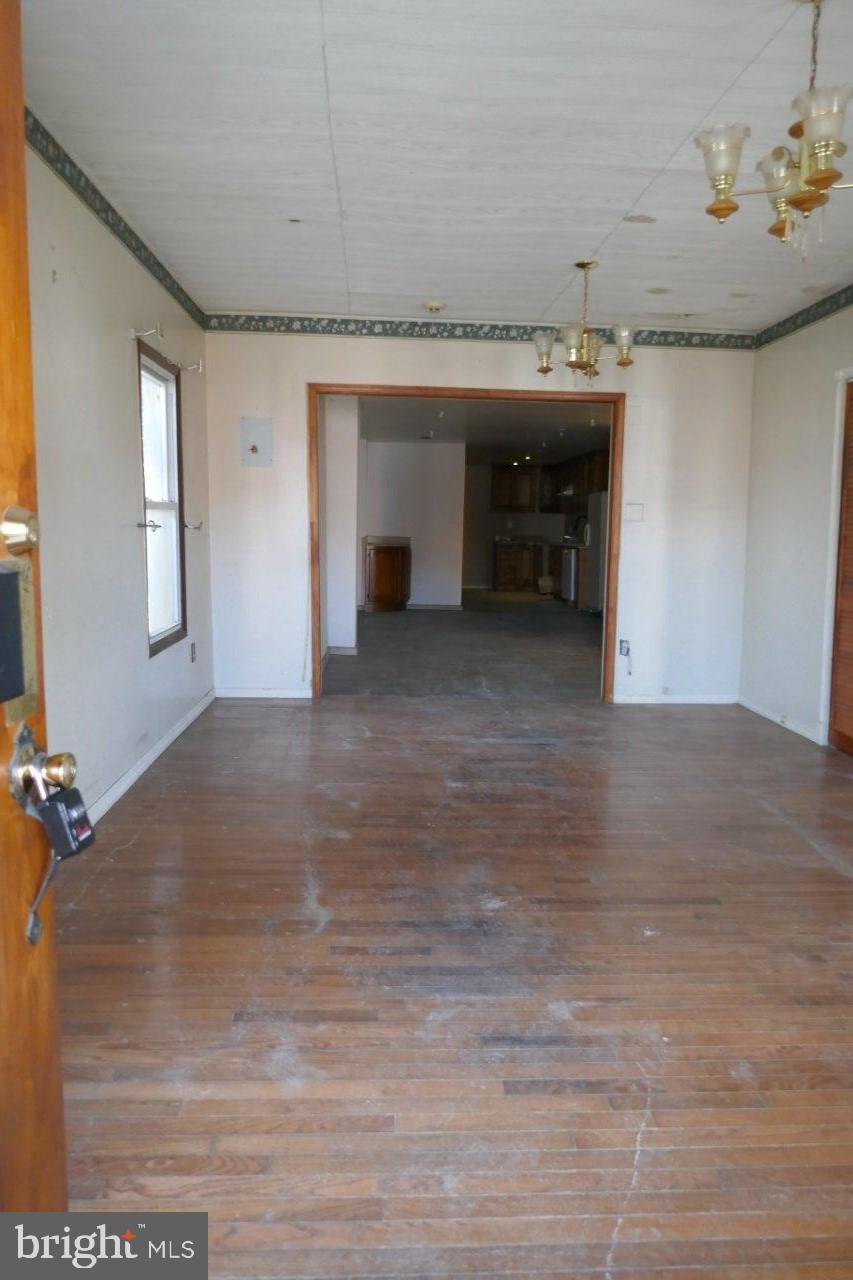 2811 Frederick Avenue Baltimore, MD 21223 - Photo 3 of 33