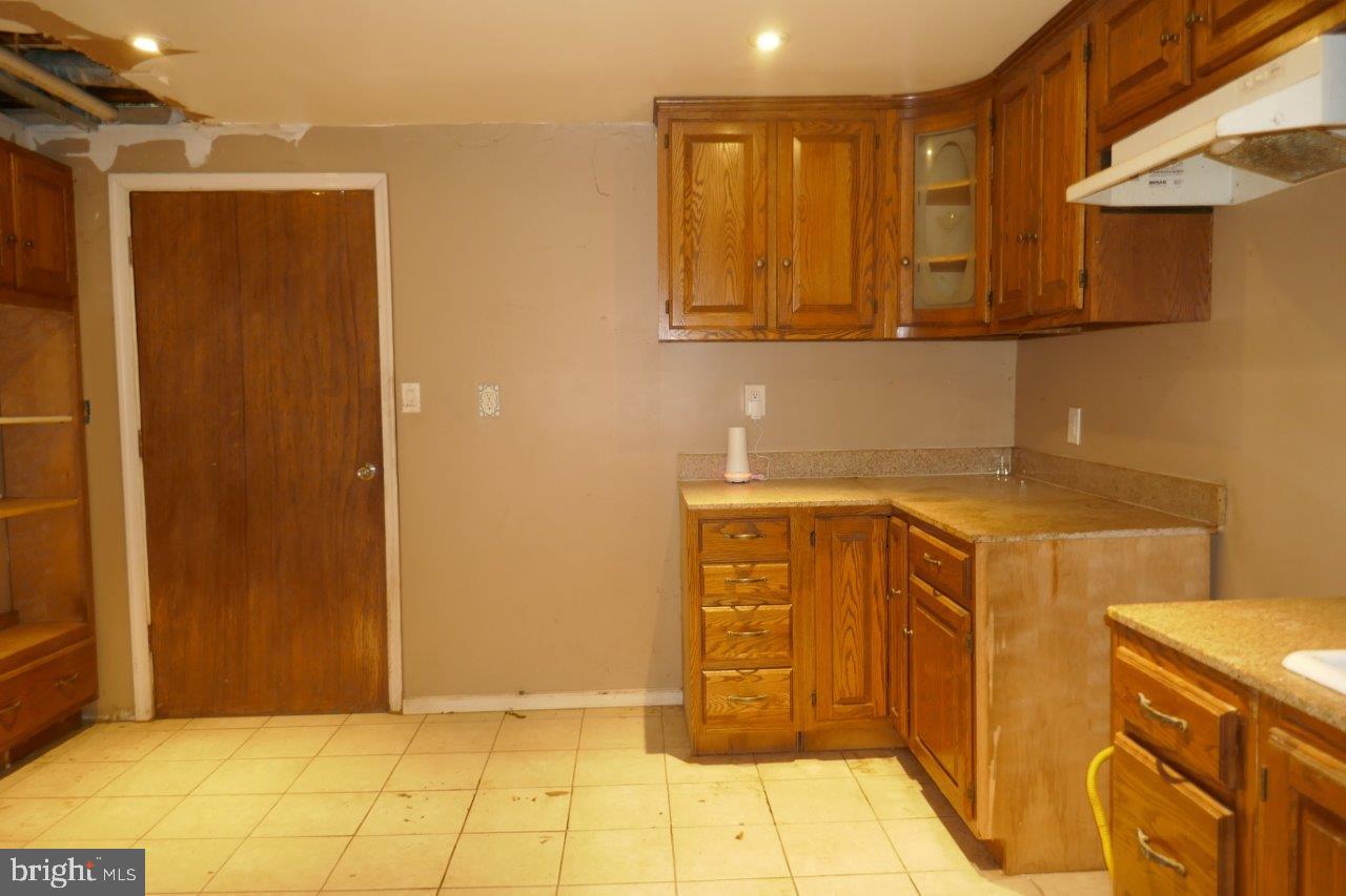 2811 Frederick Avenue Baltimore, MD 21223 - Photo 7 of 33