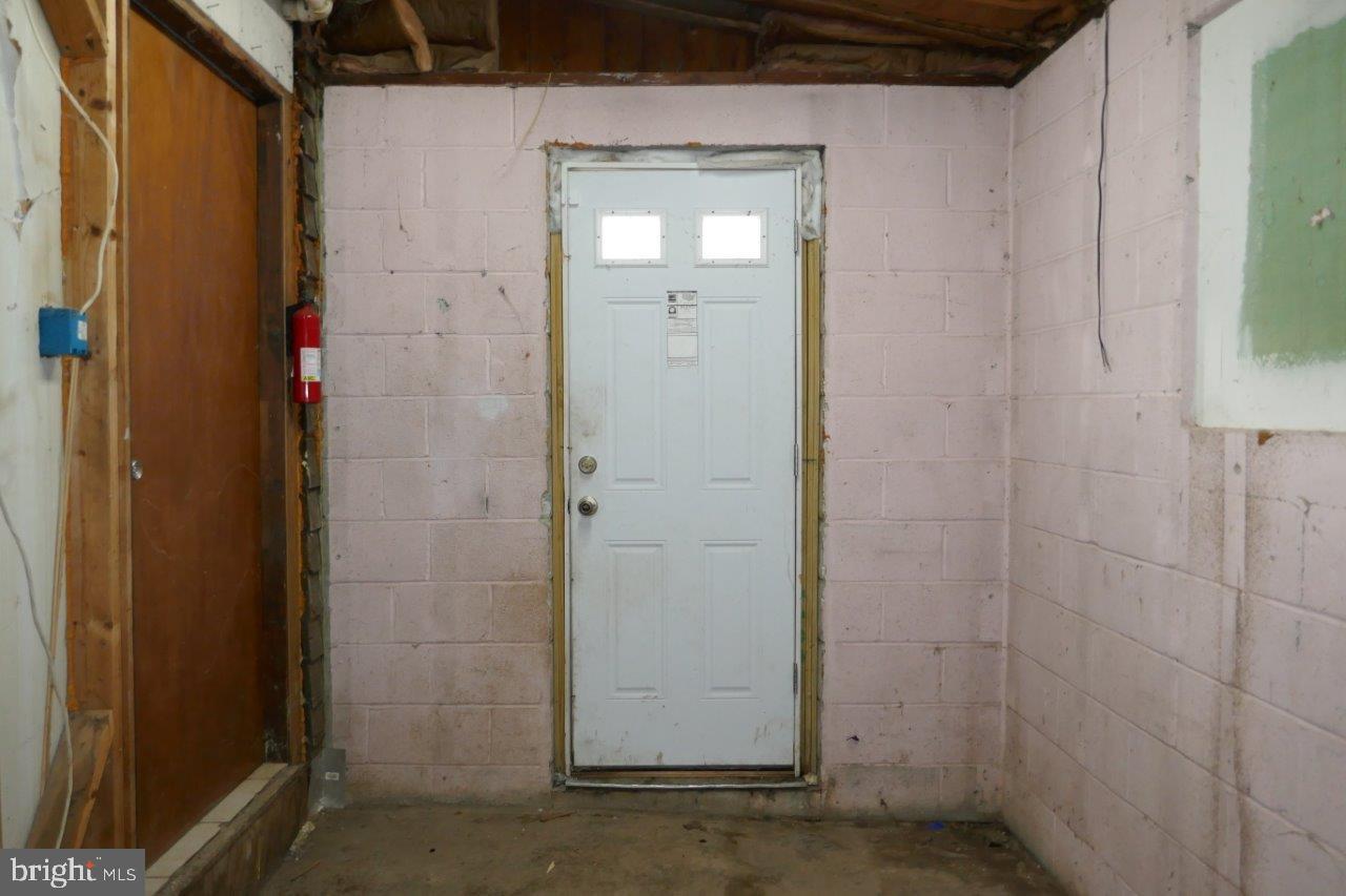 2811 Frederick Avenue Baltimore, MD 21223 - Photo 10 of 33