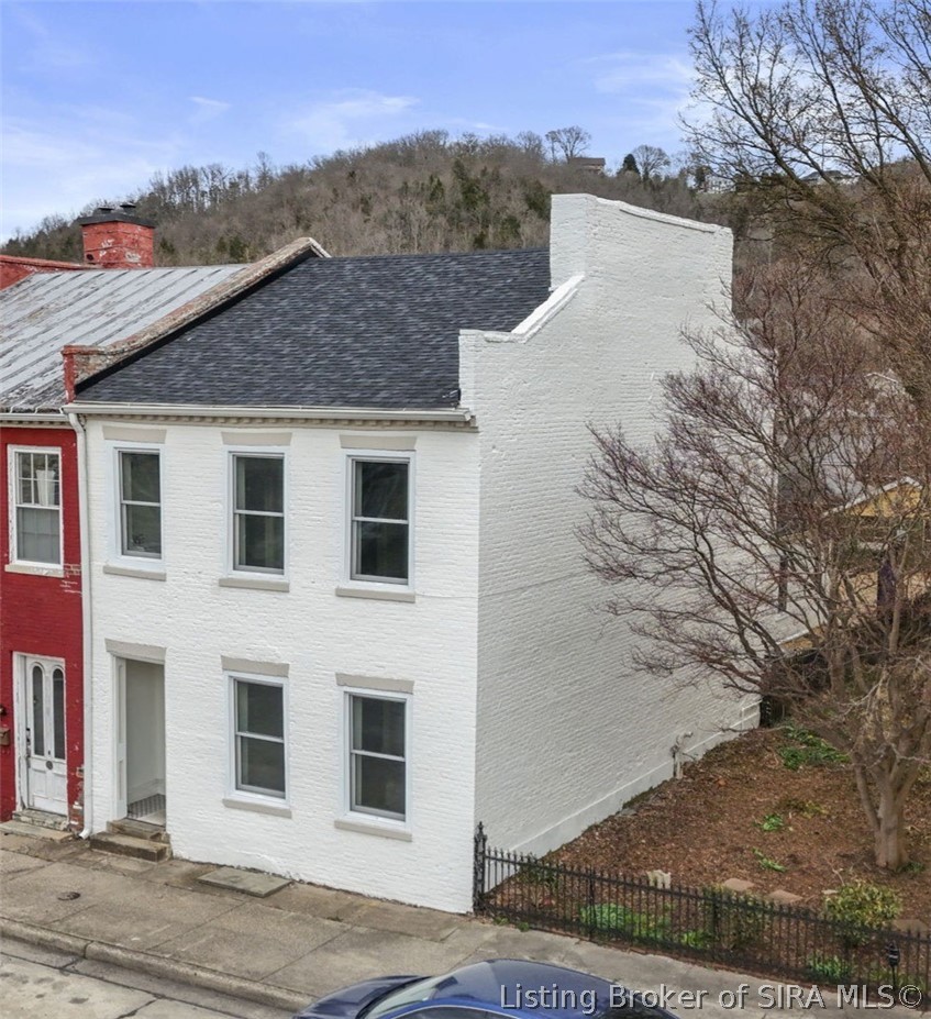 518 Jefferson Street Madison, IN 47250 - Photo 1 of 37