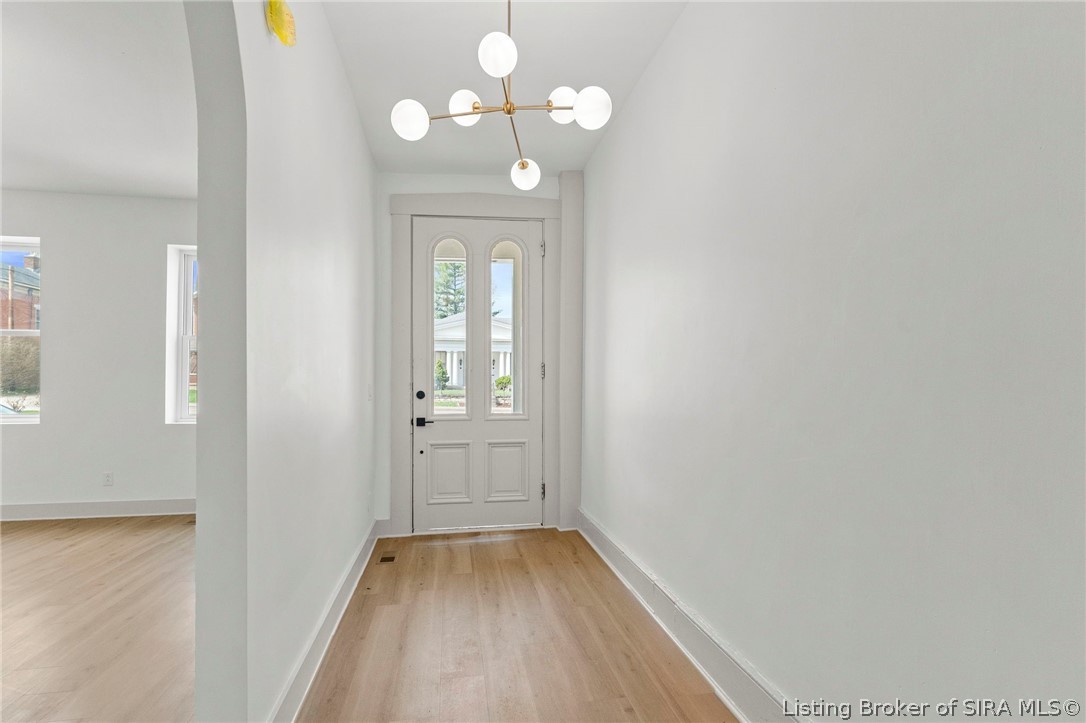 518 Jefferson Street Madison, IN 47250 - Photo 2 of 37 Foyer
