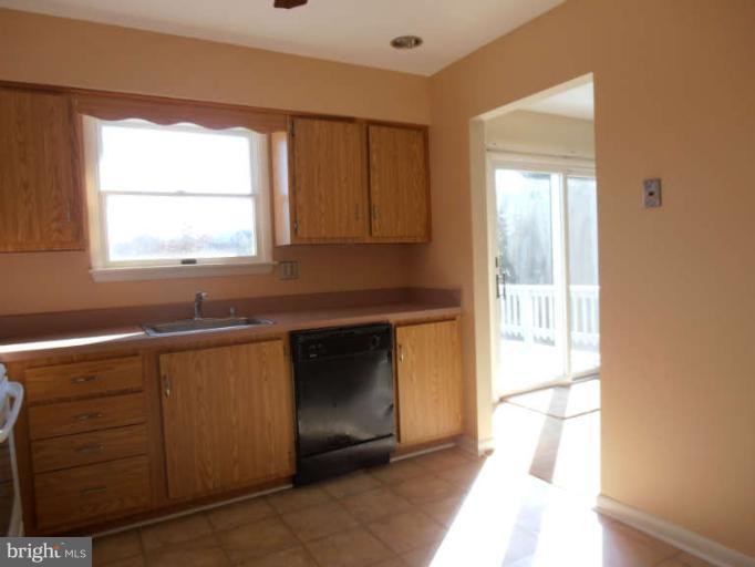 17905 Marshall Mill Road Hampstead, MD 21074 - Photo 8 of 29 Kitchen
