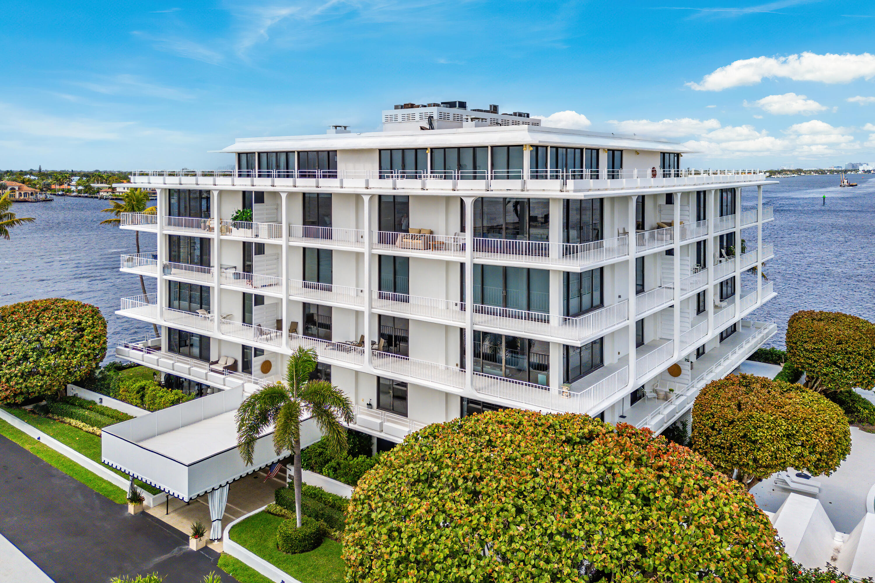 2150 Ibis Isle Road, Unit 8 Palm Beach, FL 33480 - Photo 24 of 29 Tower Vallandry