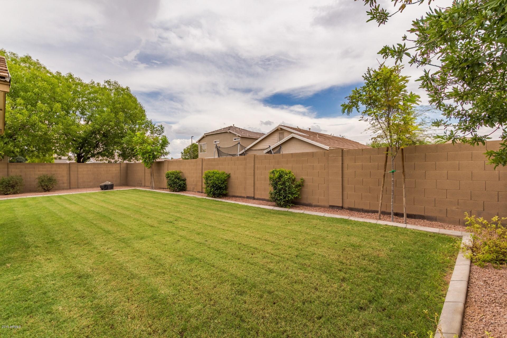 2593 East Del Rio Court Gilbert, AZ 85295 - Photo 20 of 23 Backyard for entertaining!