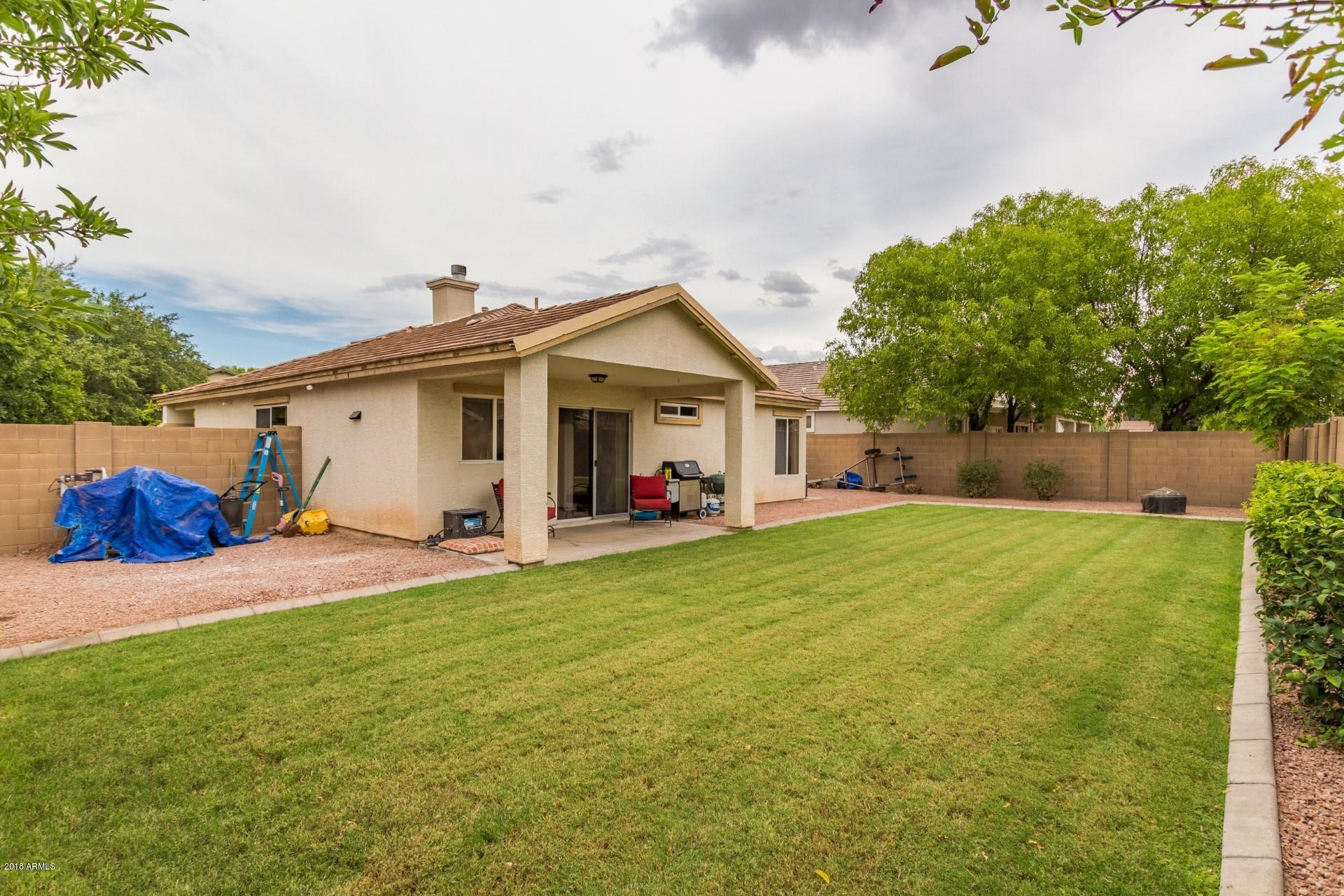 2593 East Del Rio Court Gilbert, AZ 85295 - Photo 22 of 23 Large Grassy Backyard