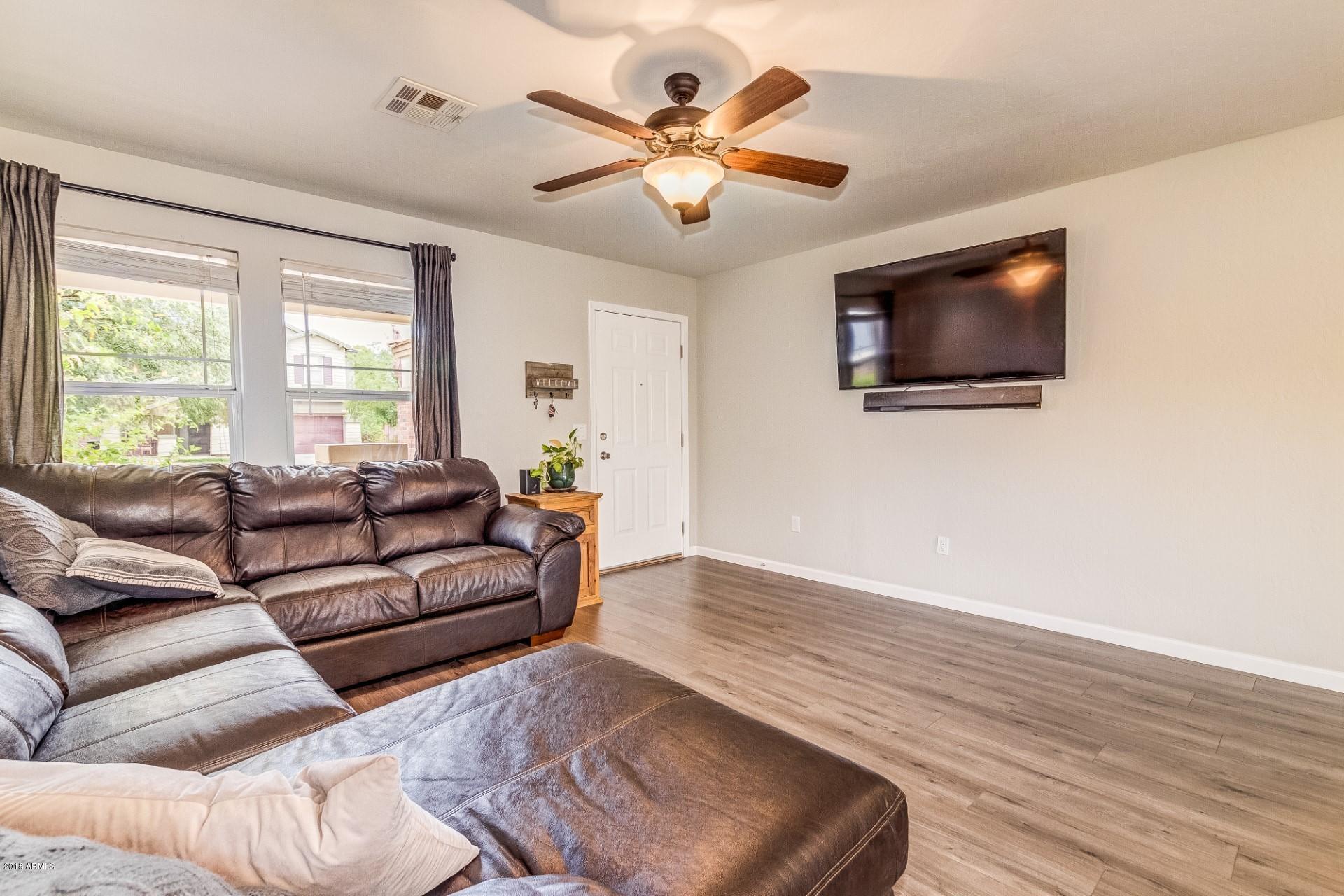 2593 East Del Rio Court Gilbert, AZ 85295 - Photo 7 of 23 Living Room