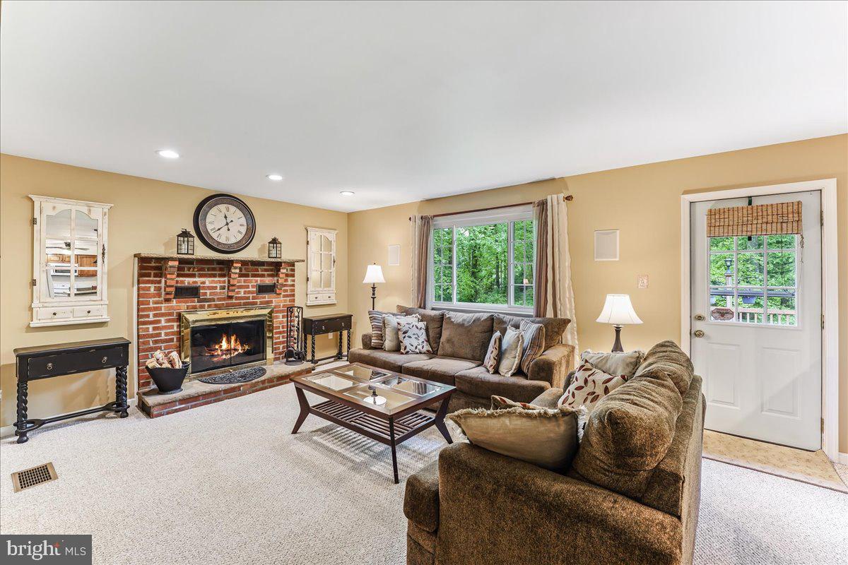 18 Kirk Road Garnet Valley, PA 19060 - Photo 11 of 32 Family Room