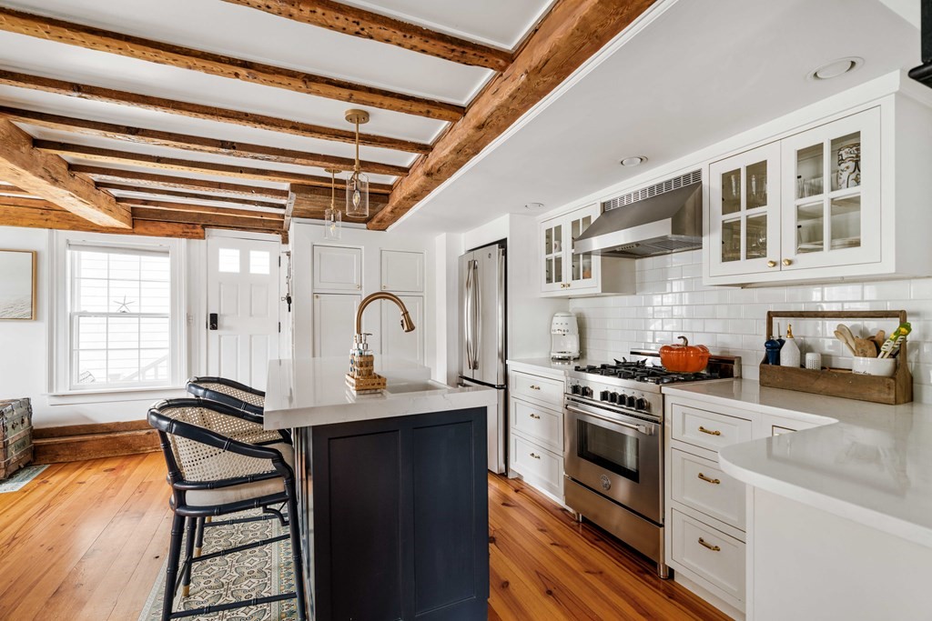 82 Front Street, Unit 82 Marblehead, MA 01945 - Photo 6 of 27 Gallery Image 6
