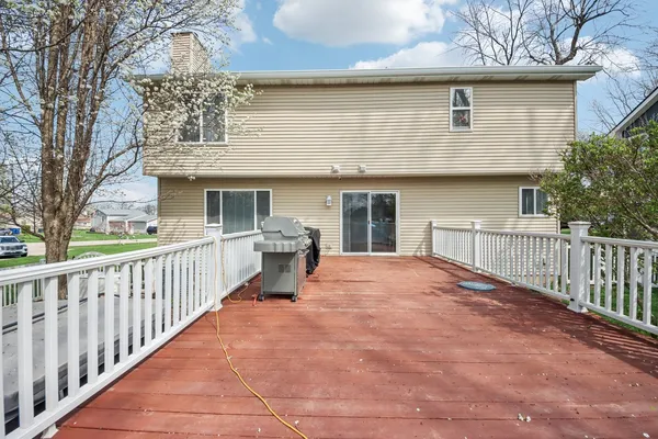 $435,000 | 25241 Entrance Drive, Lake Villa, IL 60046