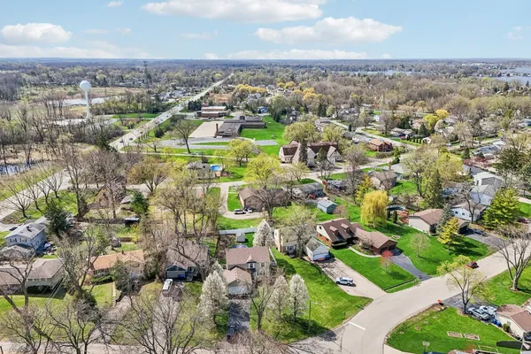 $435,000 | 25241 Entrance Drive, Lake Villa, IL 60046