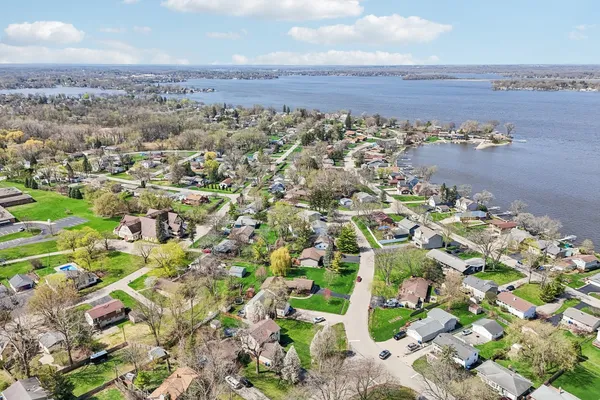 $435,000 | 25241 Entrance Drive, Lake Villa, IL 60046