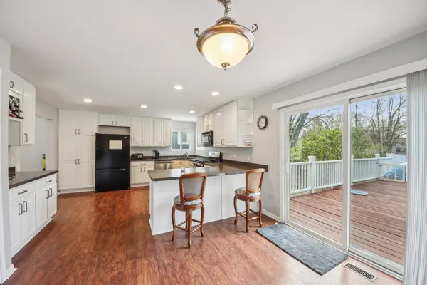$435,000 | 25241 Entrance Drive, Lake Villa, IL 60046