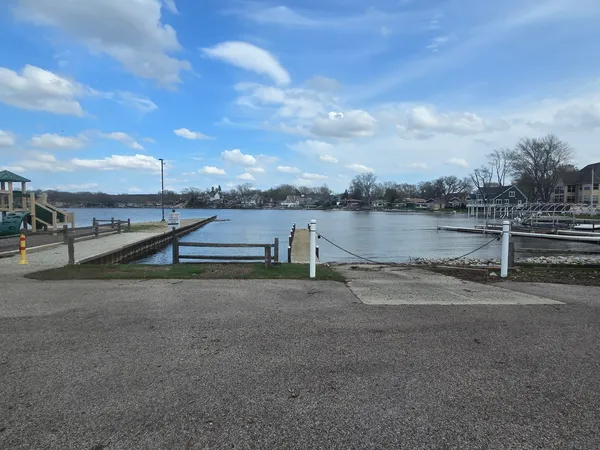 $435,000 | 25241 Entrance Drive, Lake Villa, IL 60046