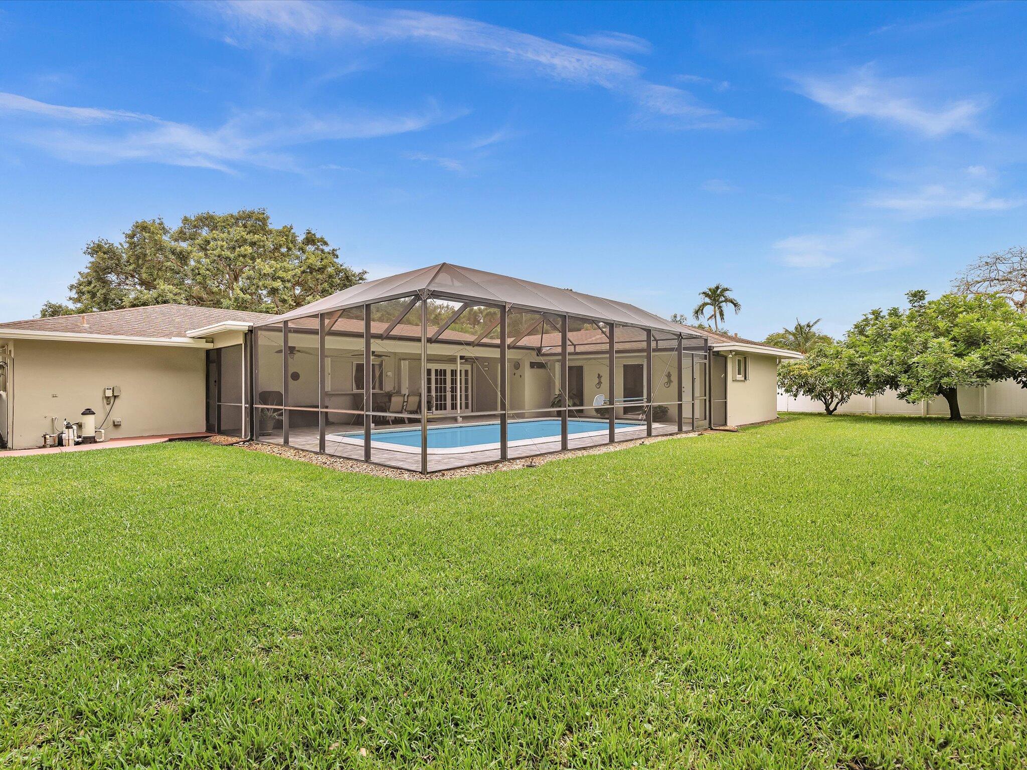 7381 Southwest 9th Street Plantation, FL 33317 - Photo 8 of 62 Incredible Yard