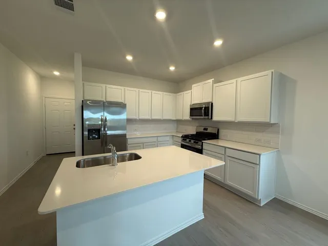 $2,450 | 109 Imola Street, Hutto, TX 78634